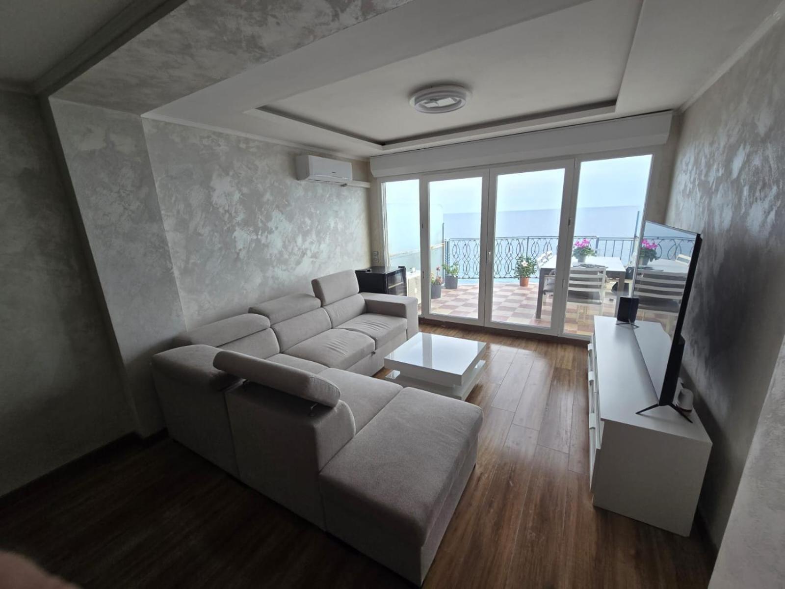 With Sea View Apartment *